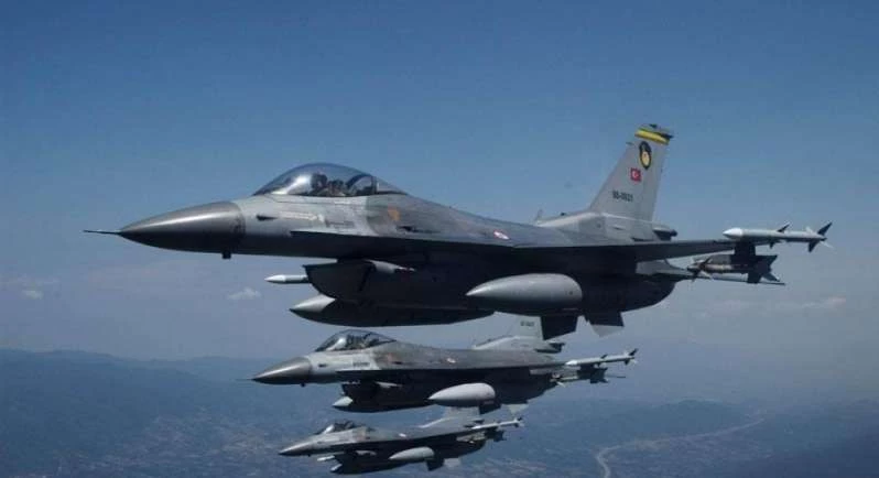 Eχει ξεφύγει η κατάσταση! Κλιμακώνουν και από αέρος οι Τούρκοι στο Αιγαίο – Βίντεο